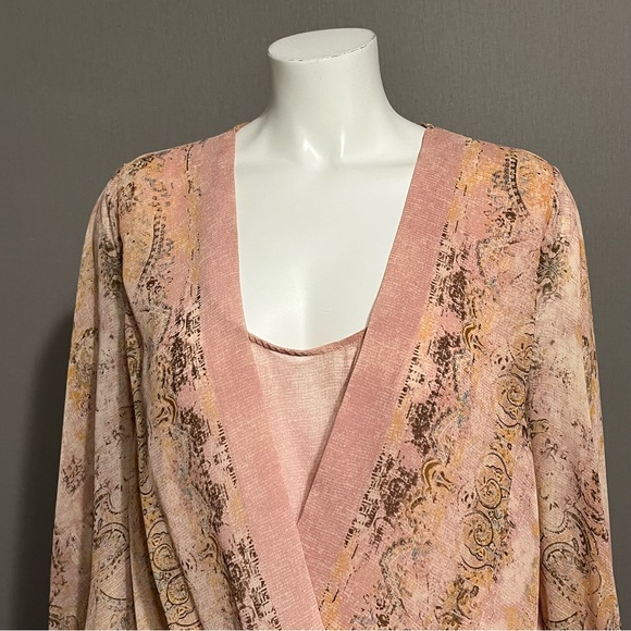 #25 BCBG Blush Pink Paisley Print Top Sz-Large - Picture 3 of 8
